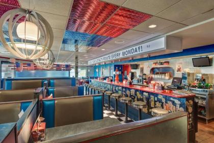 Best Western Plus Portsmouth Hotel & Suites - image 7