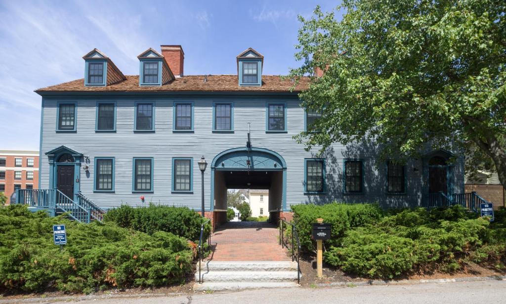 THE INN Downtown - main image