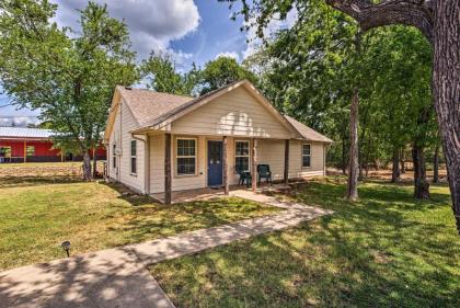 Lake texoma Getaway   3 miles to Highport marina