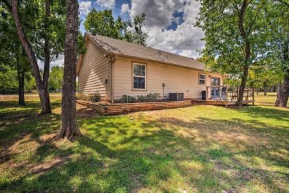 Lake Texoma Getaway - 3 Miles to Highport Marina! - image 4