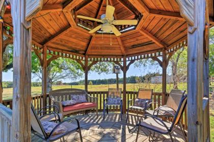 Pottsboro Home on 2 Acres with Jacuzzi Near Marina! - image 10