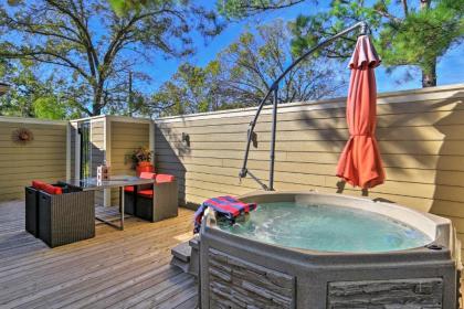 Pottsboro Home on 2 Acres with Jacuzzi Near Marina! - image 9