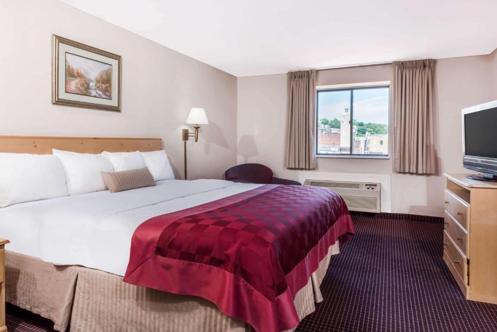 Ramada by Wyndham Pottsville/Frackville - image 3