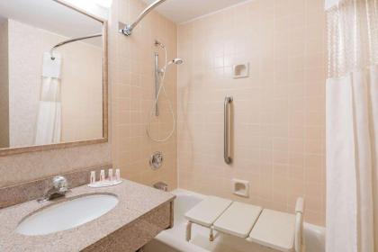 Ramada by Wyndham Pottsville/Frackville - image 9