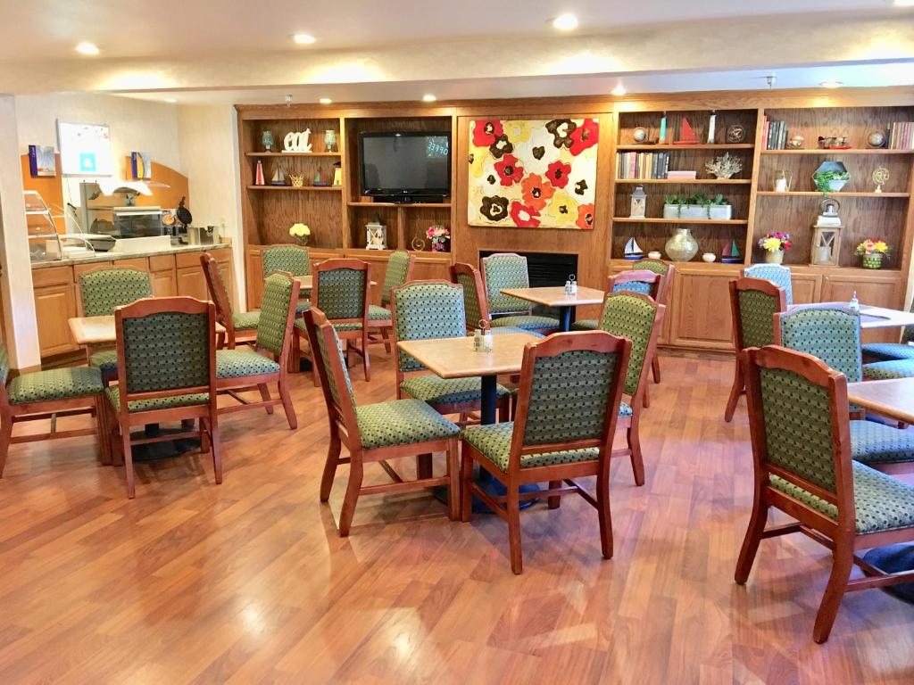 GuestHouse Inn & Suites Poulsbo - image 2