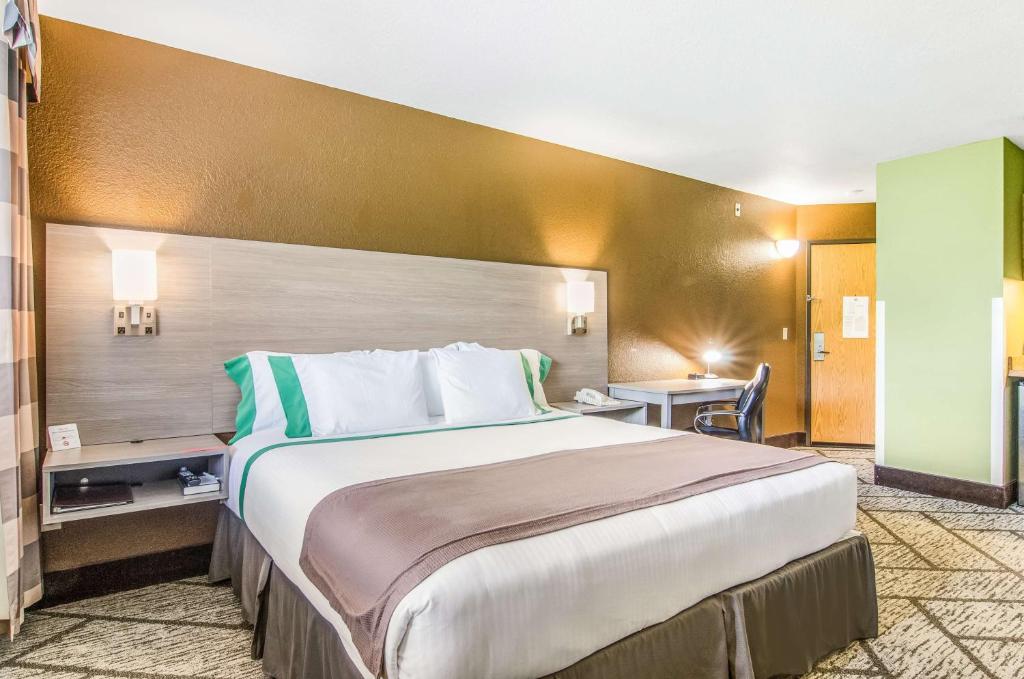 GuestHouse Inn & Suites Poulsbo - image 7