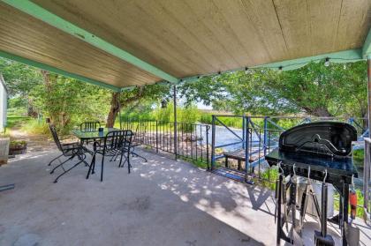 Yellowstone River Lodge with Kayaks Mtn Views! - image 15