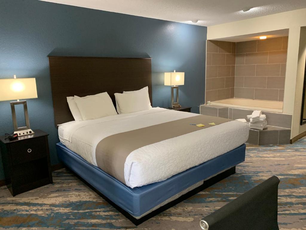 AmericInn by Wyndham Prairie du Chien - image 6