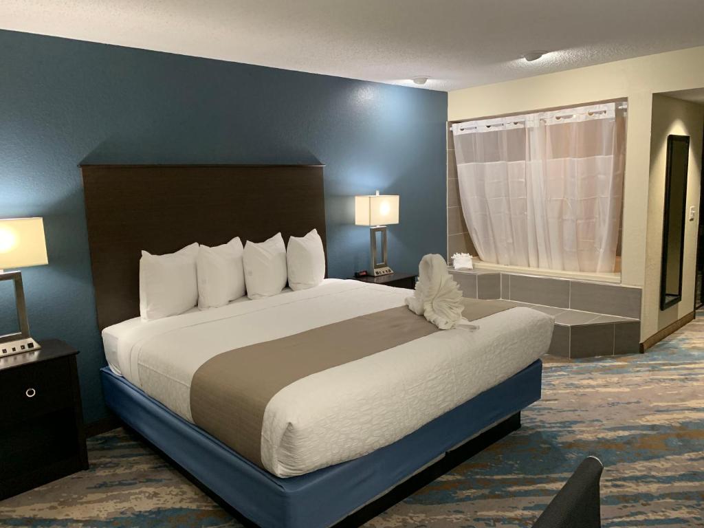 AmericInn by Wyndham Prairie du Chien - image 7