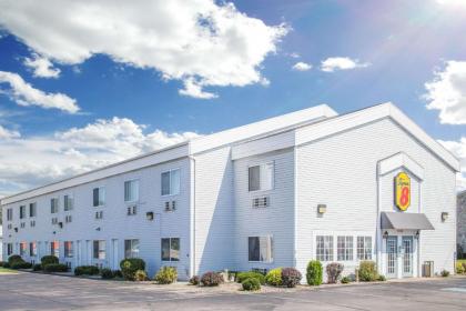 Super 8 by Wyndham Prairie Du Chien - image 2