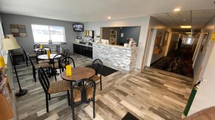 Super 8 by Wyndham Prairie Du Chien - image 7