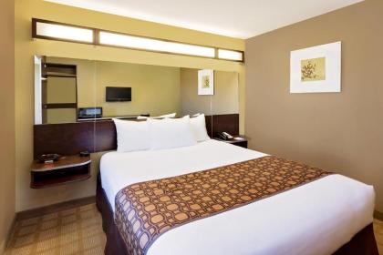 Microtel Inn & Suites by Wyndham Prairie du Chien - image 4