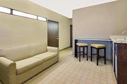 Microtel Inn & Suites by Wyndham Prairie du Chien - image 6
