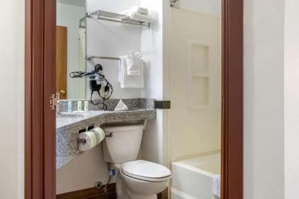 Quality Inn & Suites - image 13