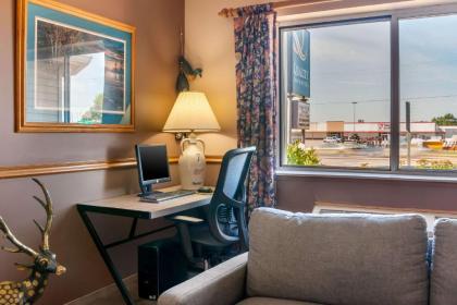 Quality Inn & Suites - image 4