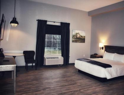 Waterfront Hotel - image 5