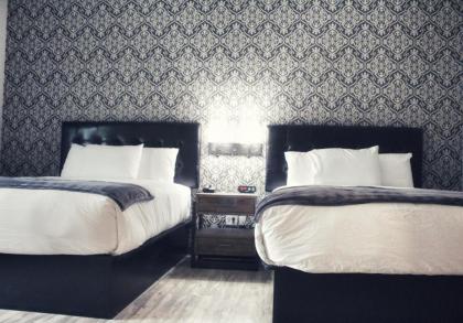 Waterfront Hotel - image 6