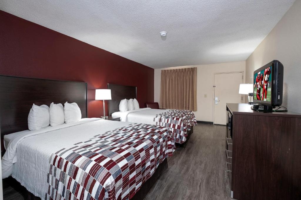 Red Roof Inn Prattville - image 4