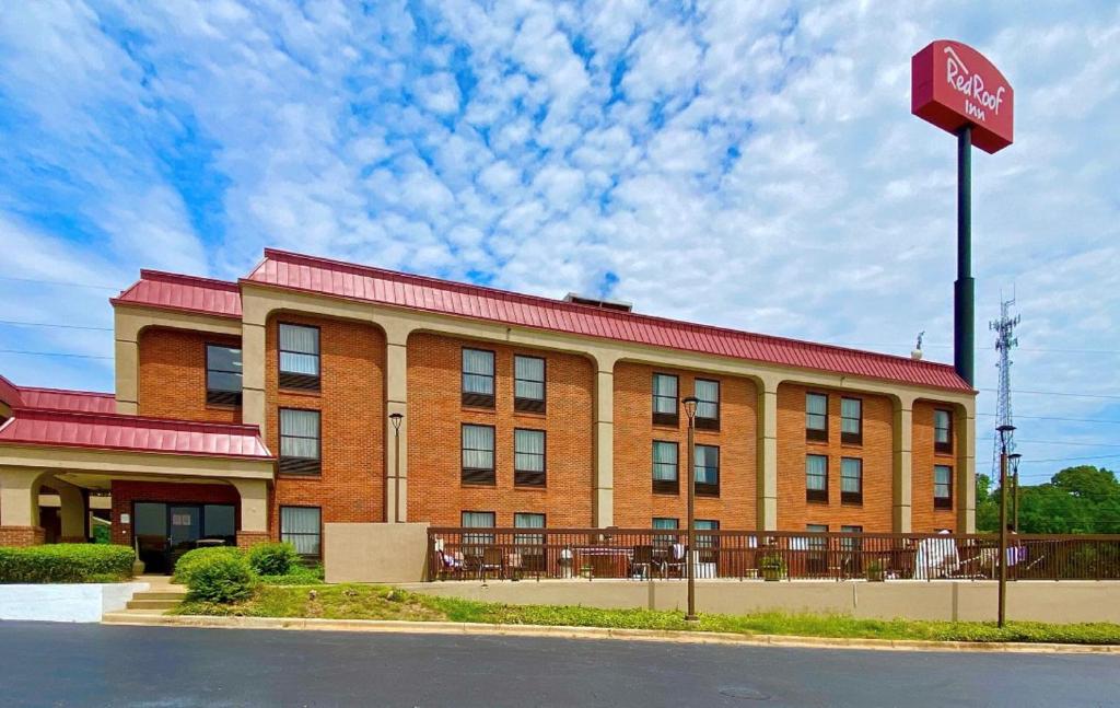 Red Roof Inn Prattville - image 6