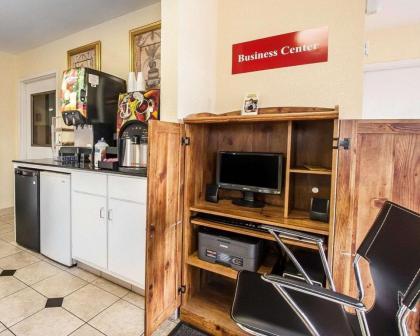 Econo Lodge - Prattville - image 10