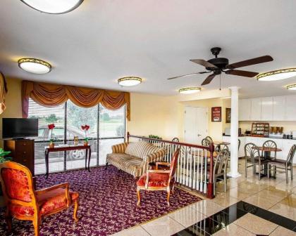 Econo Lodge - Prattville - image 14