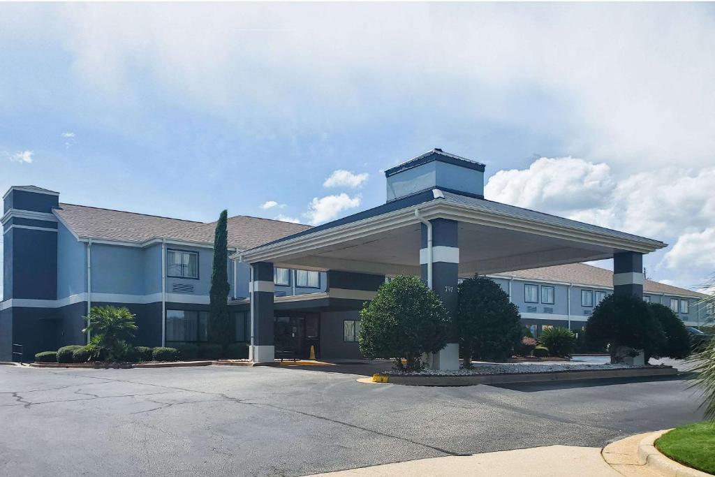 Quality Inn Prattville I-65 - main image