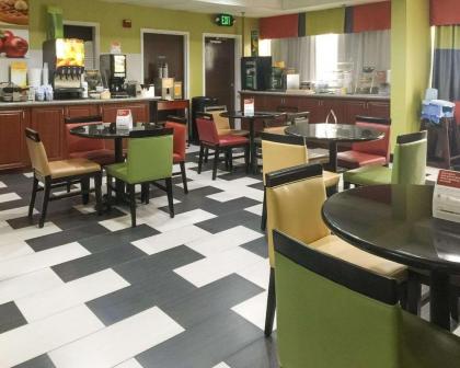Quality Inn Prattville I-65 - image 4