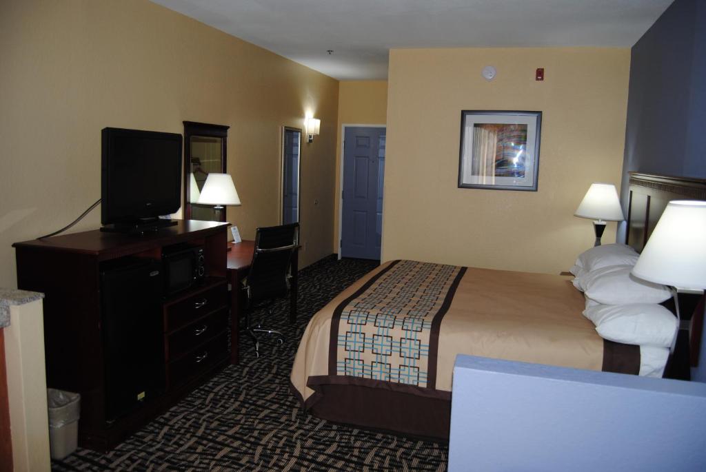 Days Inn & Suites by Wyndham Prattville-Montgomery - image 4