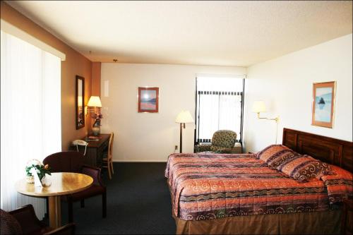 Antelope Hills Inn - image 4