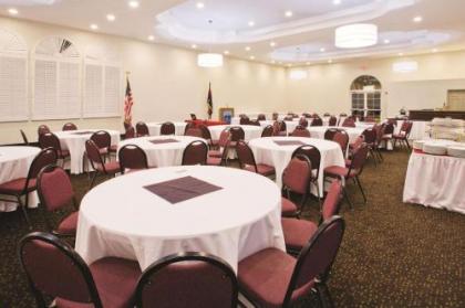 La Quinta by Wyndham Conference Center Prescott - image 5