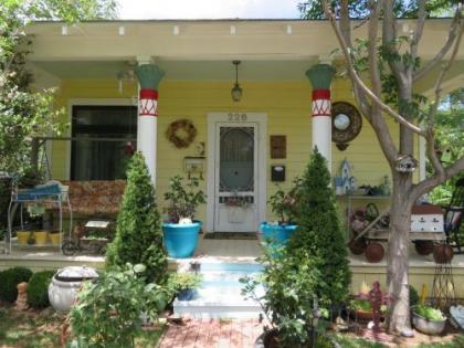 Virginia St. Dollhouse