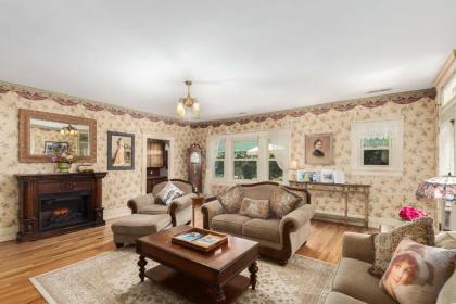 Historic Prescott Home with Yard Walk Downtown! - image 2