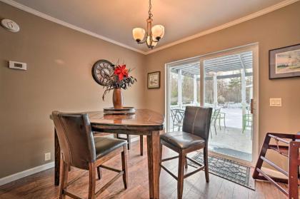 Presque Isle Harbor Home with Gas Grill and Bikes! - image 15