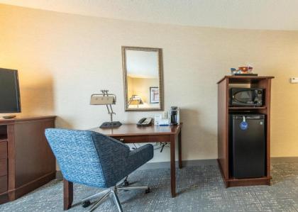 Hampton Inn Presque Isle - image 21