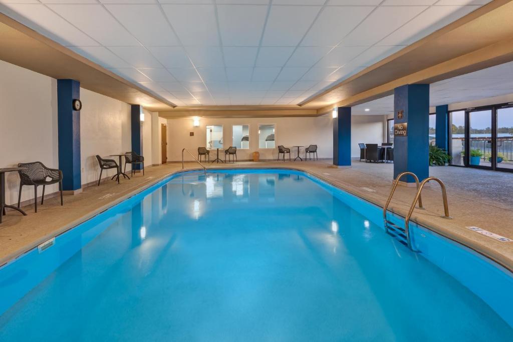 Hampton Inn Princeton - image 2