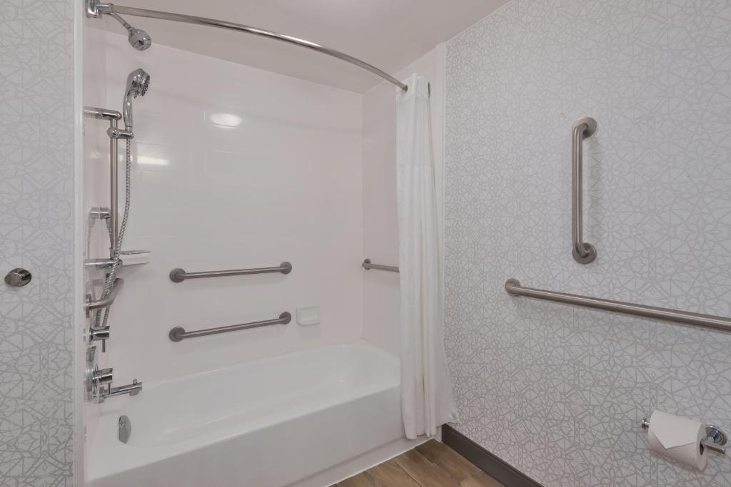 Hampton Inn Princeton - image 5