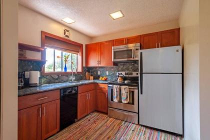 Sealodge F1 - ocean views + ground floor convenience cute inside affordable - image 2