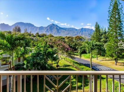 Elegant air conditioned villa by golf course near beaches shopping dining