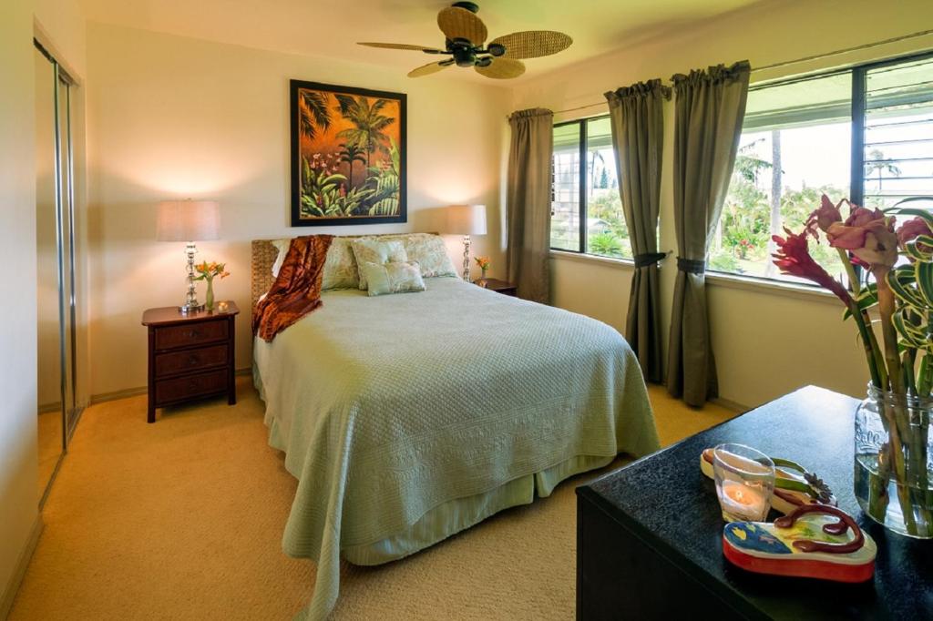 Alii Kai 8H-top floor corner ocean view pool hot tub BBQ free parking - image 6