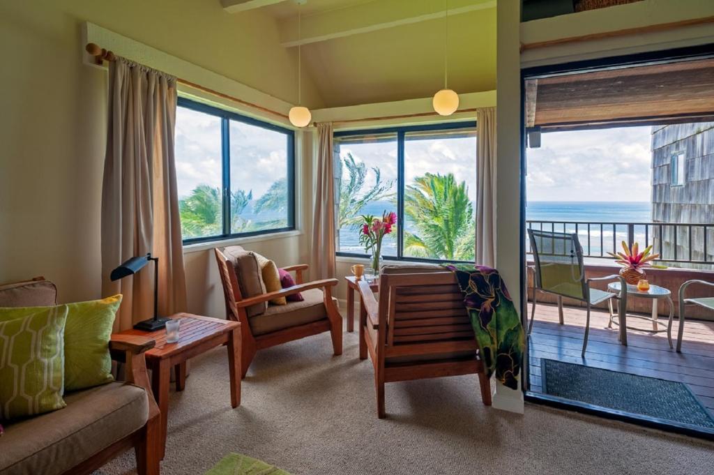 Sealodge G8-oceanfront views and top floor privacy pool near secluded beach. - image 7