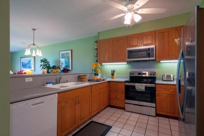 Emmalani 411 - AC spacious golf course view close to beach! - image 4