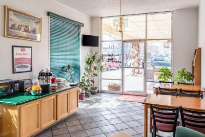 Econo Lodge Prineville - image 2