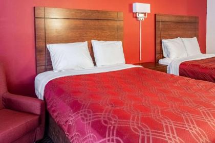 Econo Lodge Prineville - image 5