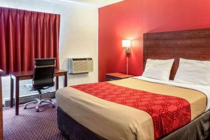 Econo Lodge Prineville - image 7