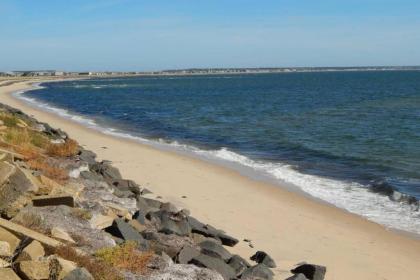 P town 2br Beach Beauty on the Bay. Water View Massachusetts