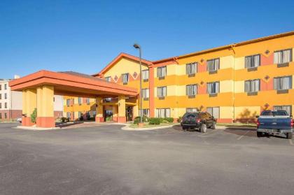 Quality Inn & Suites MidAmerica Industrial Park Area - image 13