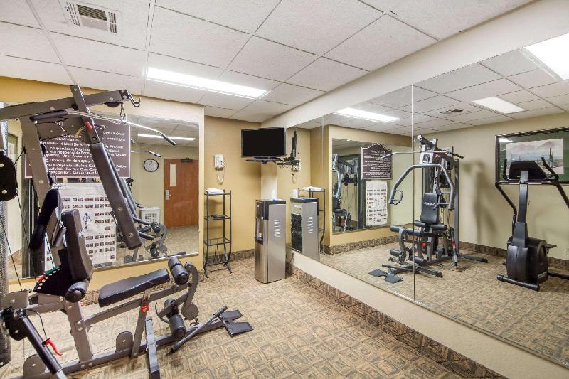Quality Inn & Suites MidAmerica Industrial Park Area - image 7