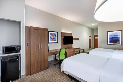 Holiday Inn Express and Suites Pryor an IHG Hotel - image 14