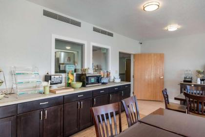 Quality Inn & Suites West - image 2