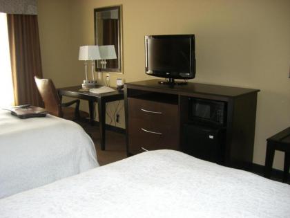 Hampton Inn and Suites Pueblo/North - image 14